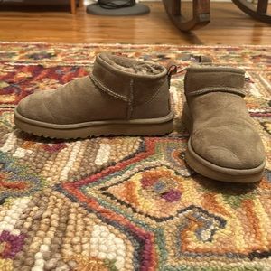 BARELY WORN UGG Classic Ultra Mini Boots